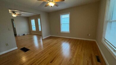 14 Searle Ave in Easthampton, MA - Building Photo - Building Photo