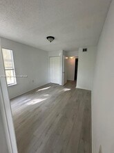 13060 Vista Isles Dr, Unit 212 in Plantation, FL - Foto de edificio - Building Photo