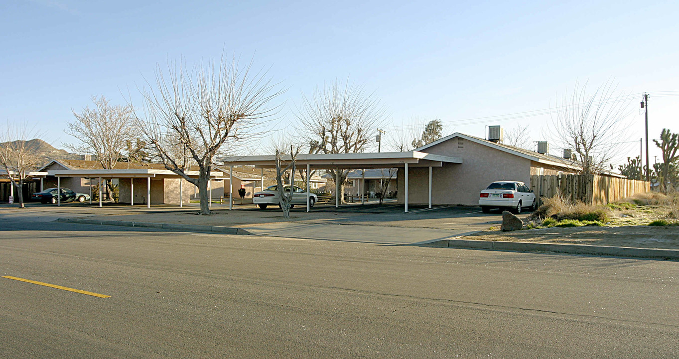 7123-7141 Sage Ave in Yucca Valley, CA - Foto de edificio