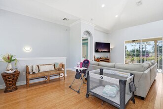 3011 Pine Tree Dr in Bonita Springs, FL - Building Photo - Building Photo