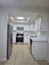 4202 White Ln in Bakersfield, CA - Building Photo - Building Photo