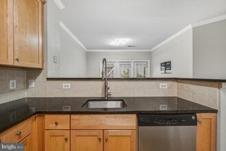 11800 Old Georgetown Rd in Rockville, MD - Building Photo - Building Photo