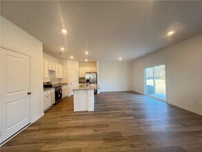 273 Blue Dragon Dr in Jefferson, GA - Building Photo - Building Photo