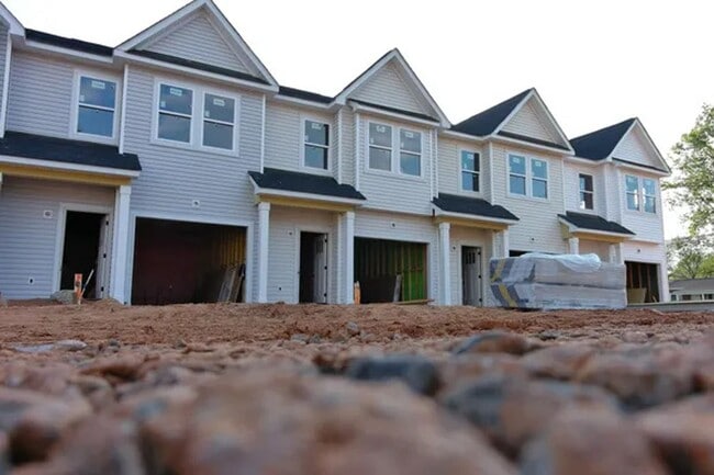 409 E 20th St in Newton, NC - Building Photo - Building Photo