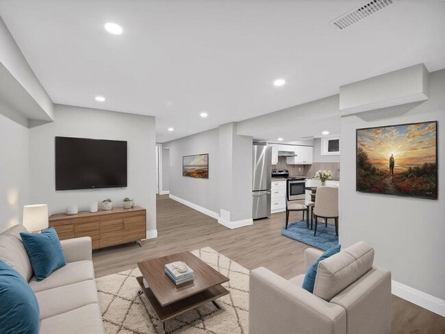 401 Bunting Rd in St Catharines, ON - Building Photo - Building Photo