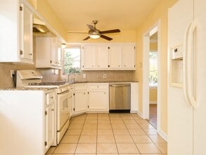 1409 Winnie St in Galveston, TX - Building Photo - Building Photo