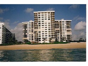 1800 S Ocean Blvd in Pompano Beach, FL - Building Photo - Building Photo