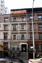 130 W 73rd St in New York, NY - Building Photo