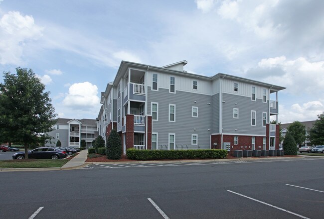 Galleria Village in Charlotte, NC - Building Photo - Building Photo