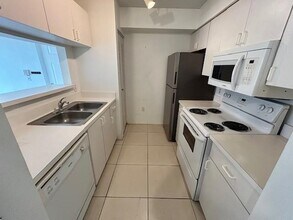12148 St.Andrews Pl in Miramar, FL - Building Photo - Building Photo
