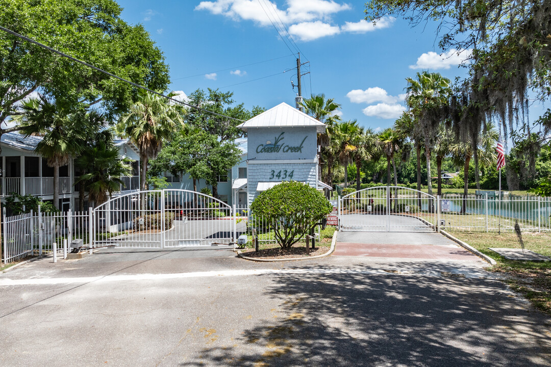 Cedar Creek Condominiums in Jacksonville, FL - Building Photo