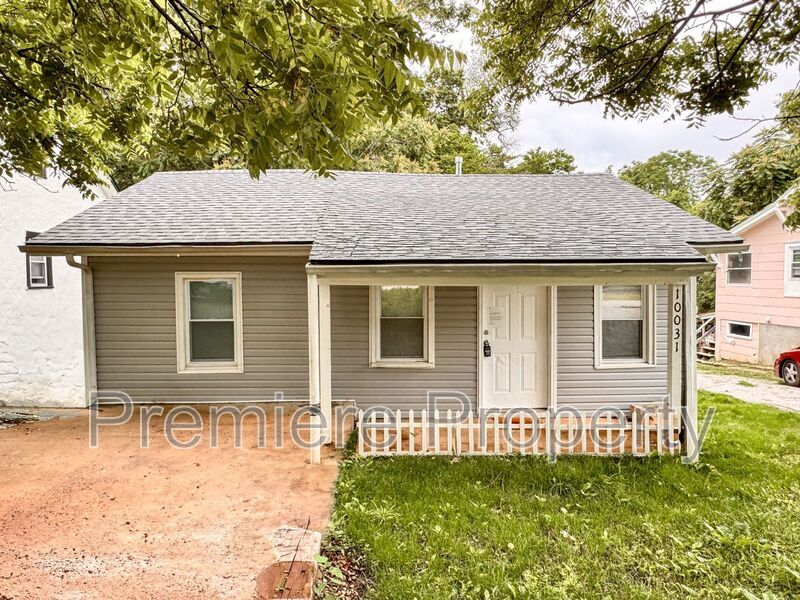 10031 E Wilson Rd in Independence, MO - Building Photo
