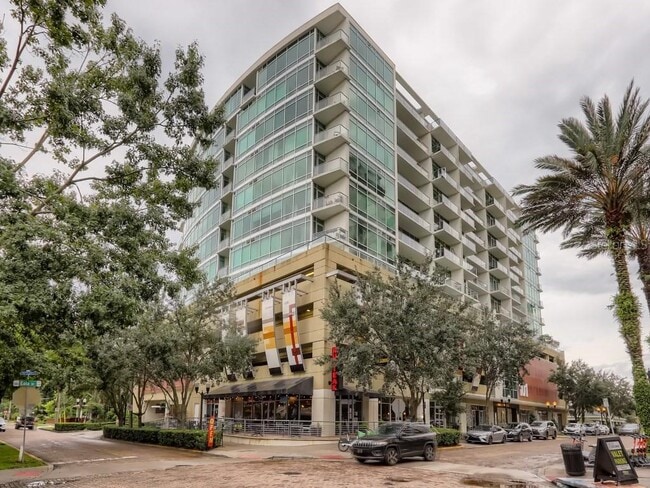 101 S Eola Dr in Orlando, FL - Foto de edificio - Building Photo