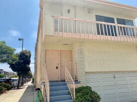 1411 Manhattan Ave, Unit B in Manhattan Beach, CA - Building Photo