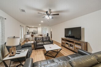 17118 Quaking Aspen Ln in New Caney, TX - Building Photo - Building Photo