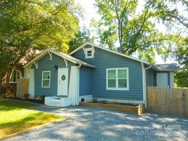 2233 Highland St in Charlotte, NC - Building Photo