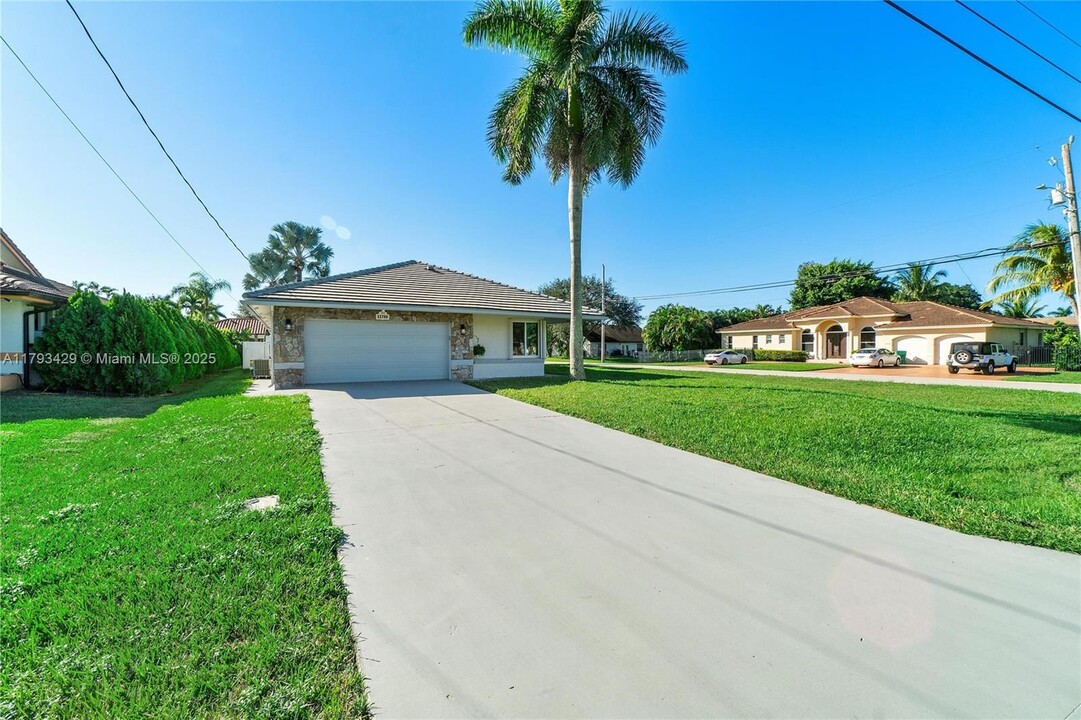 11780 NW 27th Ct in Plantation, FL - Building Photo