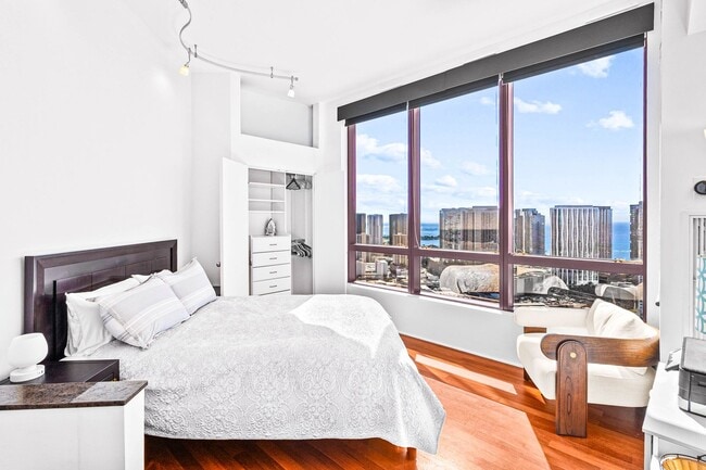 property at 725 Kapiolani Blvd