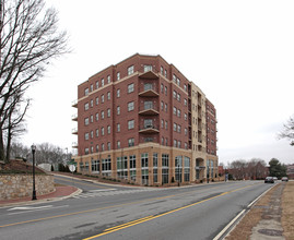 Emerson Overlook Condominium in Marietta, GA - Building Photo - Building Photo