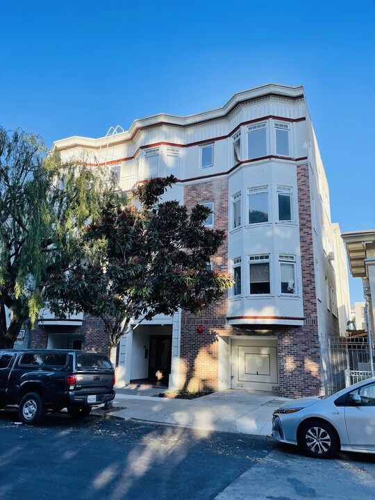 486 Funston Ave, Unit 203 in San Francisco, CA - Building Photo