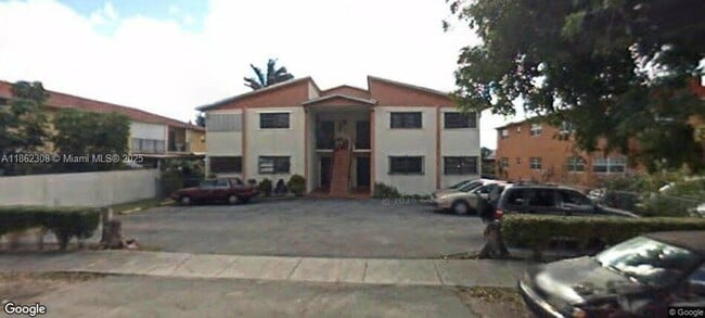 property at 1322 W 44th St