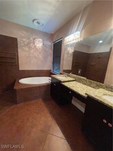 2427 Ashbury Cir in Cape Coral, FL - Building Photo - Building Photo