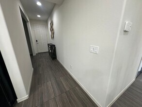 6322 S 24th Pl in Phoenix, AZ - Foto de edificio - Building Photo