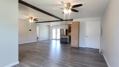 3927 Emerald Dr in Mesquite, TX - Building Photo - Building Photo