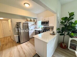 672 Chestnut St in Jacksonville, FL - Foto de edificio - Building Photo