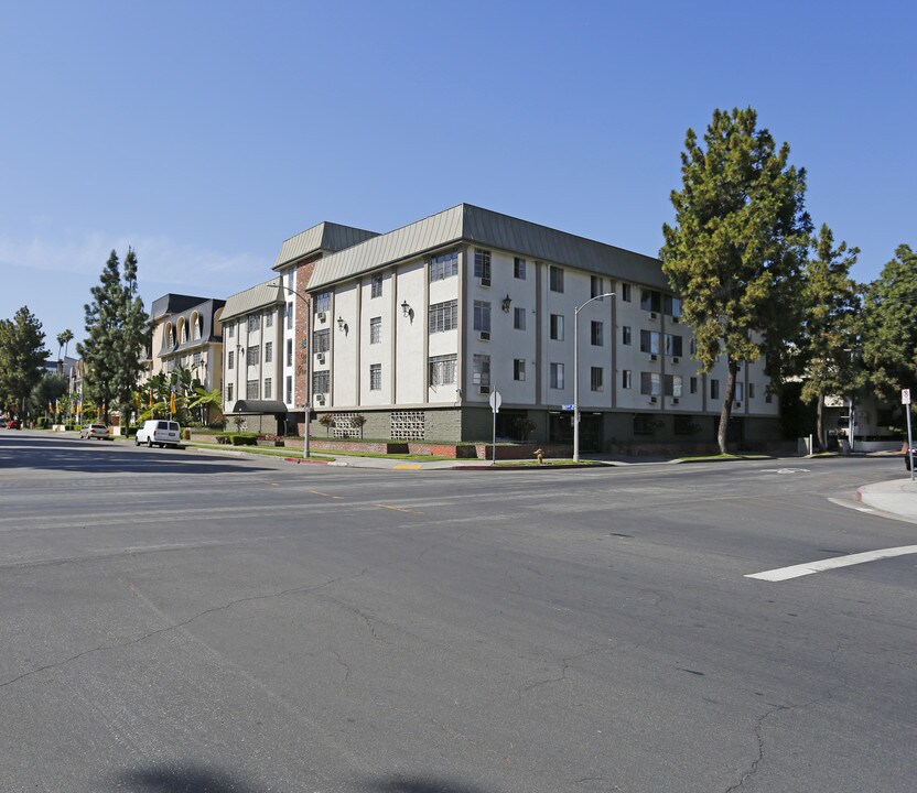 401 S Harvard Blvd in Los Angeles, CA - Building Photo