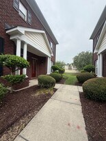 5813 Ludington Dr in Virginia Beach, VA - Building Photo