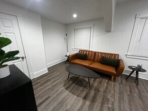 2215 W Broadway Ave, Unit 3 in Spokane, WA - Foto de edificio - Building Photo