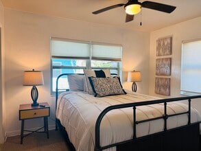 412 73rd Ave, Unit 1 in St Pete Beach, FL - Foto de edificio - Building Photo