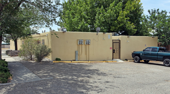 12361 Mountain Rd NE in Albuquerque, NM - Building Photo - Building Photo