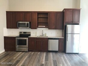 265 N Front St-Unit -202 in Wilmington, NC - Foto de edificio - Building Photo