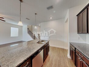 322 Pine Terrace Dr in Ruskin, FL - Building Photo - Building Photo