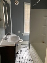 123 Woodward Rd, Unit APT 2 in Providence, RI - Building Photo - Building Photo