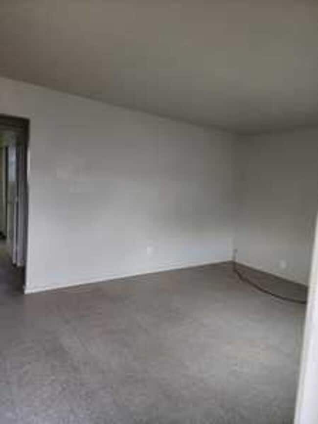 627 Leon Ave in Modesto, CA - Building Photo - Building Photo