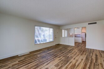 5085 N Roosevelt Ave in Fresno, CA - Foto de edificio - Building Photo