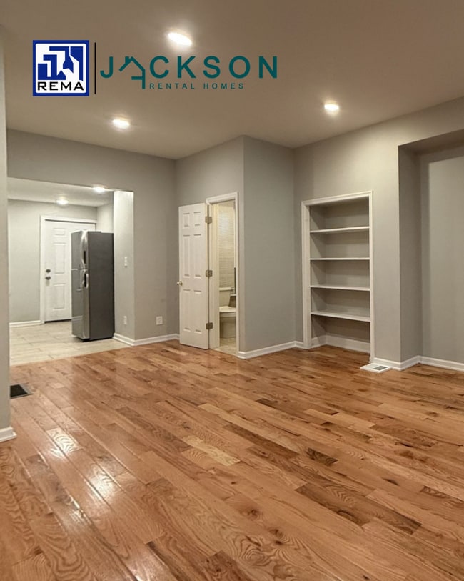 property at 1339 N Dover St