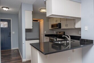 2573 E Nichols Cir in Centennial, CO - Building Photo - Building Photo