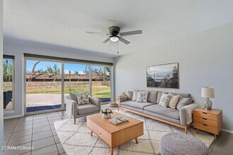 809 Del Mar Dr in El Paso, TX - Foto de edificio - Building Photo