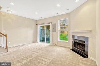 13051 Park Crescent Cir in Herndon, VA - Building Photo - Building Photo
