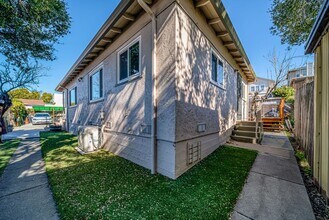 9714 MacArthur Blvd in Oakland, CA - Building Photo - Building Photo