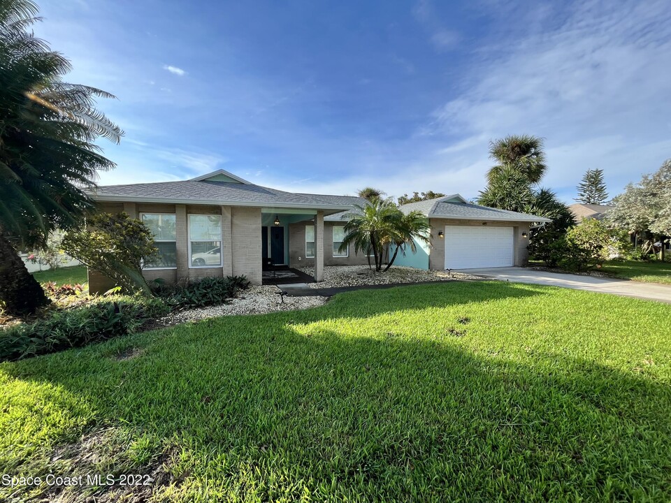 489 Carriage Rd in Satellite Beach, FL - Building Photo