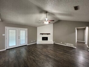1233 N Knowles Dr in Saginaw, TX - Building Photo - Building Photo