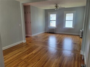 12 Tyler St in Newport, RI - Building Photo - Building Photo