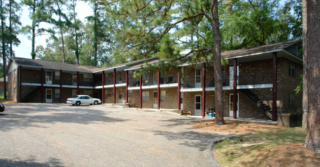 1021 W Rowan St in Fayetteville, NC - Foto de edificio - Building Photo