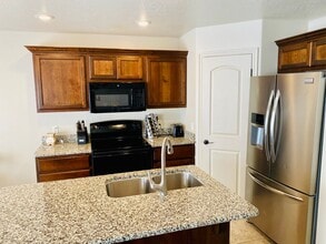 3419 S River Rd in Saint George, UT - Building Photo - Building Photo