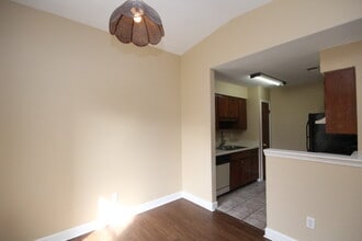 8325 Country Walk Dr in Pensacola, FL - Building Photo - Building Photo